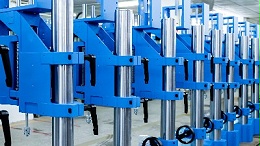 靈科超聲波焊接機：汽車內飾門板裝飾條焊接的優選方案