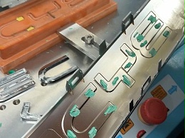 比亞迪車標焊接