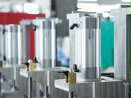 超聲波焊接機超聲波輸出頻率波動咋解決？精準(zhǔn)診斷與高效修復(fù)來支招