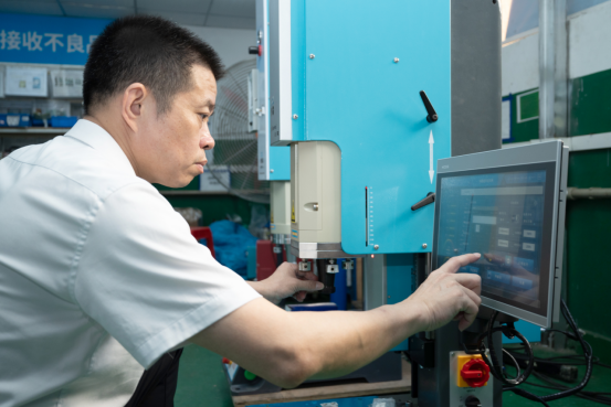 2833ed7f-008b-4e3c-86b7-d230e3398a37