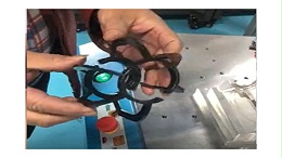 靈科超聲波焊接機(jī)焊接小型燈飾外罩