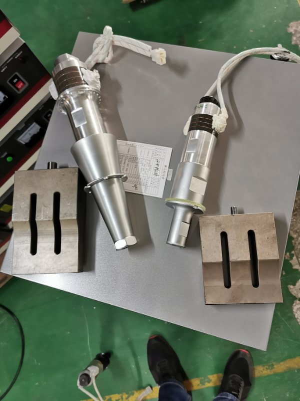 超聲波焊口罩設(shè)備