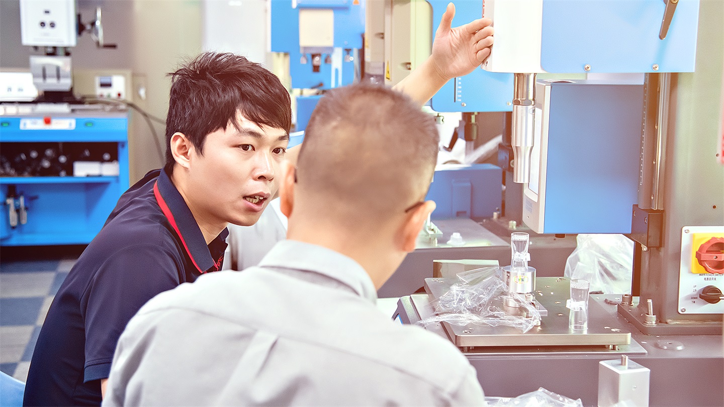 杜肯超聲波焊接機升降絲桿磨損？找準原因，恢復高效運轉！