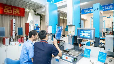 靈科超聲波焊接技術在剃須刀外殼焊接：精準融合，打造品質