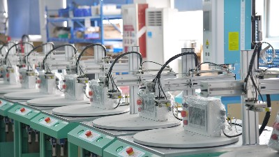 超聲波焊接機在<i style='color:red'>牛奶盒焊接</i>的應用說明