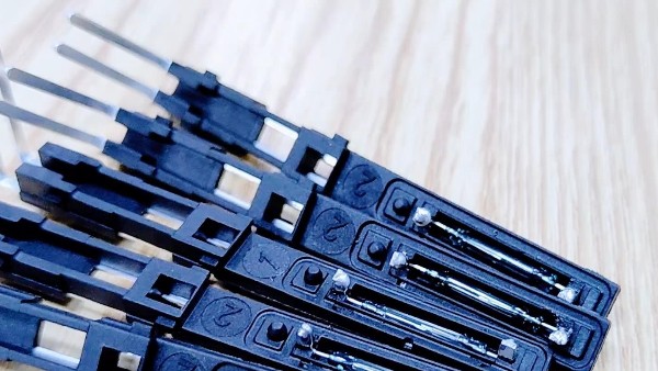 靈科超聲波-磁性開關(guān)焊接（PA+30%玻纖）